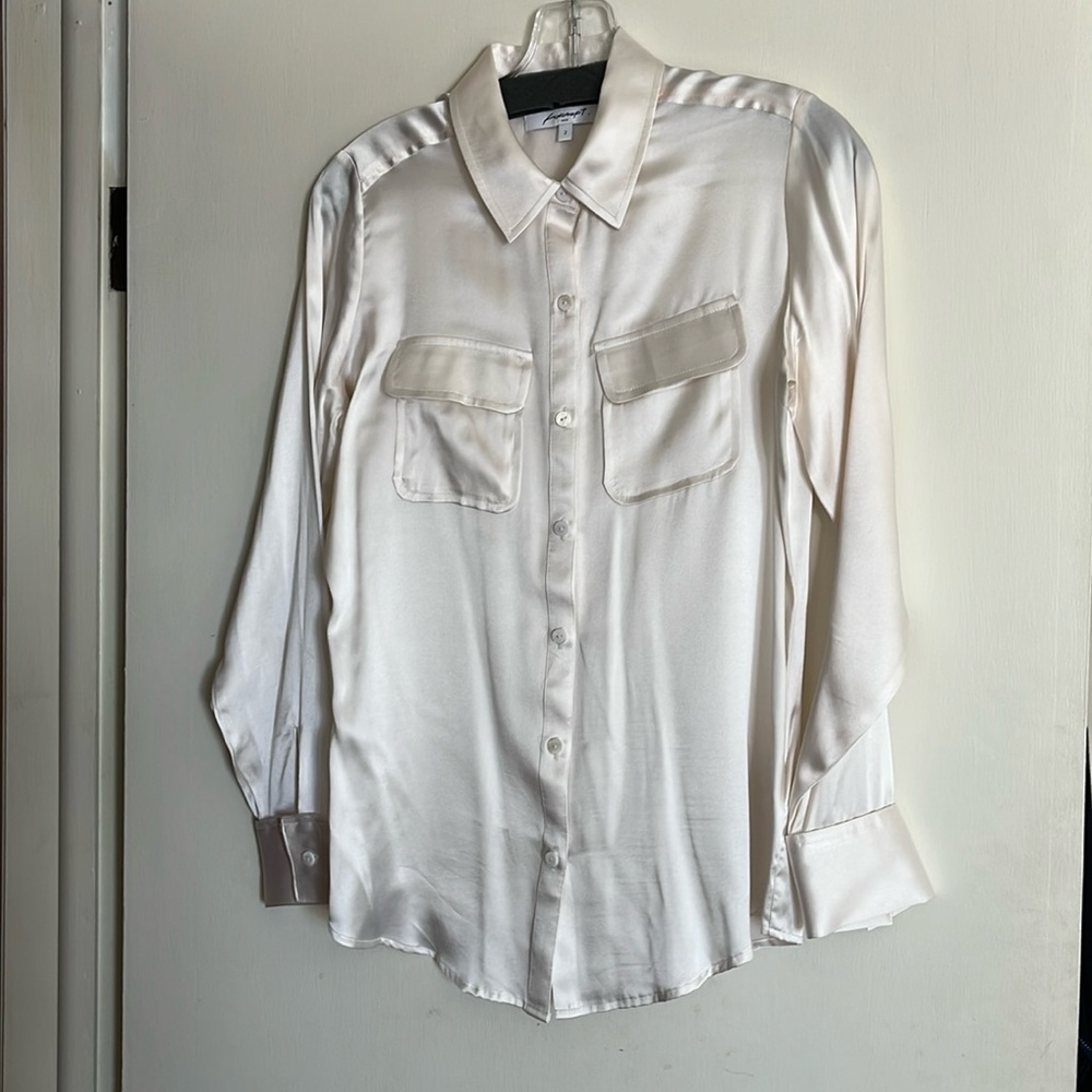 Foxcroft silk off white blouse size 2